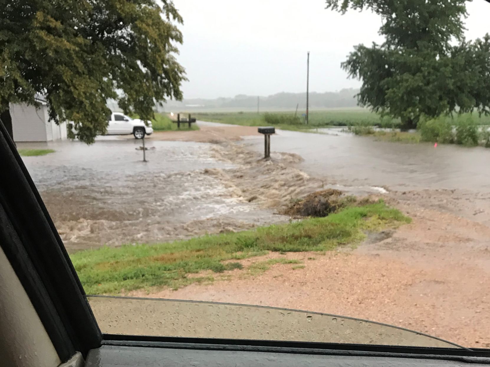 Water floods Sixth Street in Linwood 2019